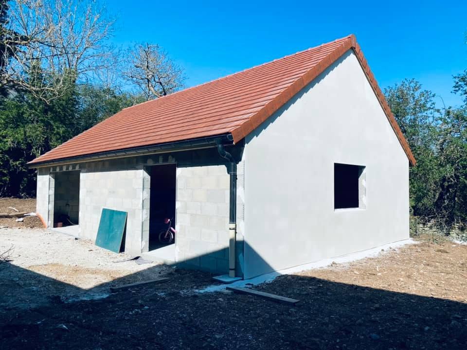 Couverture d’un garage à Fleurey-sur-Ouche, par MS Couverture Zinguerie, vue 1 sur 3