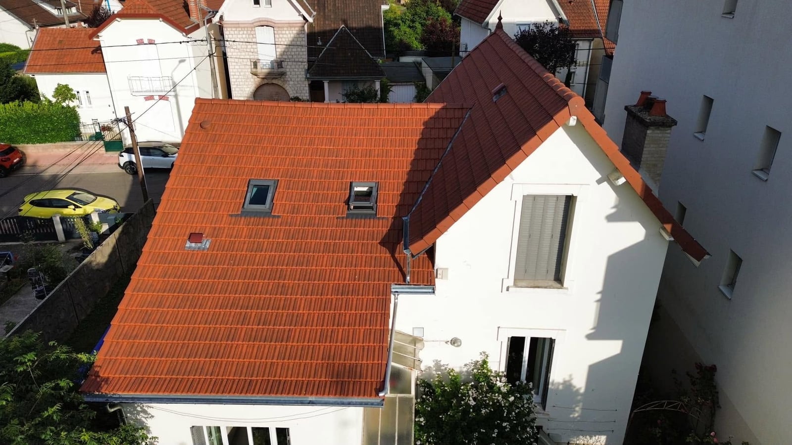 Rénovation et isolation de toiture en tuile Côte de Nuits à Dijon, par MS Couverture Zinguerie, vue 1 sur 6