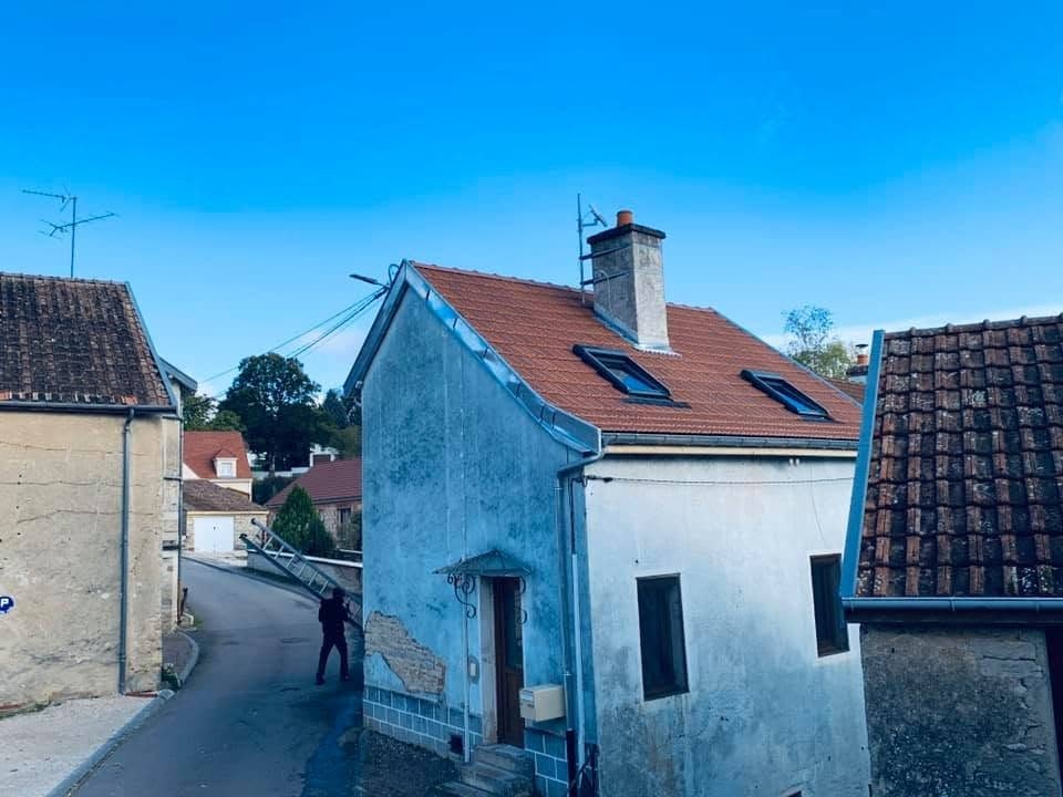 Toiture rénovée à Fleurey-sur-Ouche, par MS Couverture Zinguerie, vue 1 sur 6