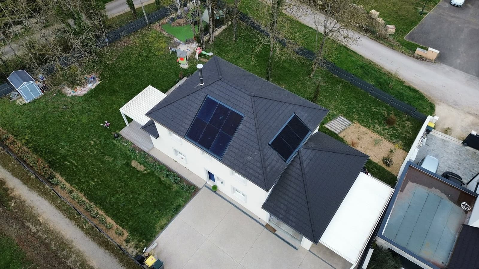Panneaux photovoltaïques intégrés en toiture