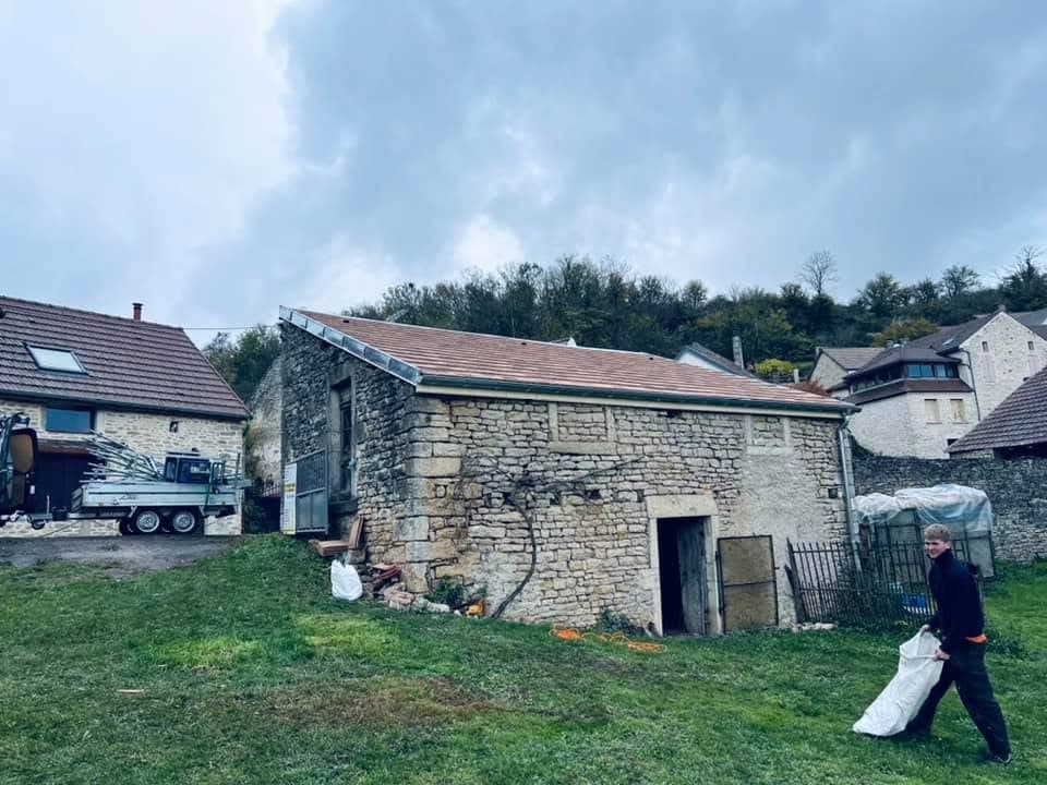 Rénovation d’une dépendance de ferme à Orches