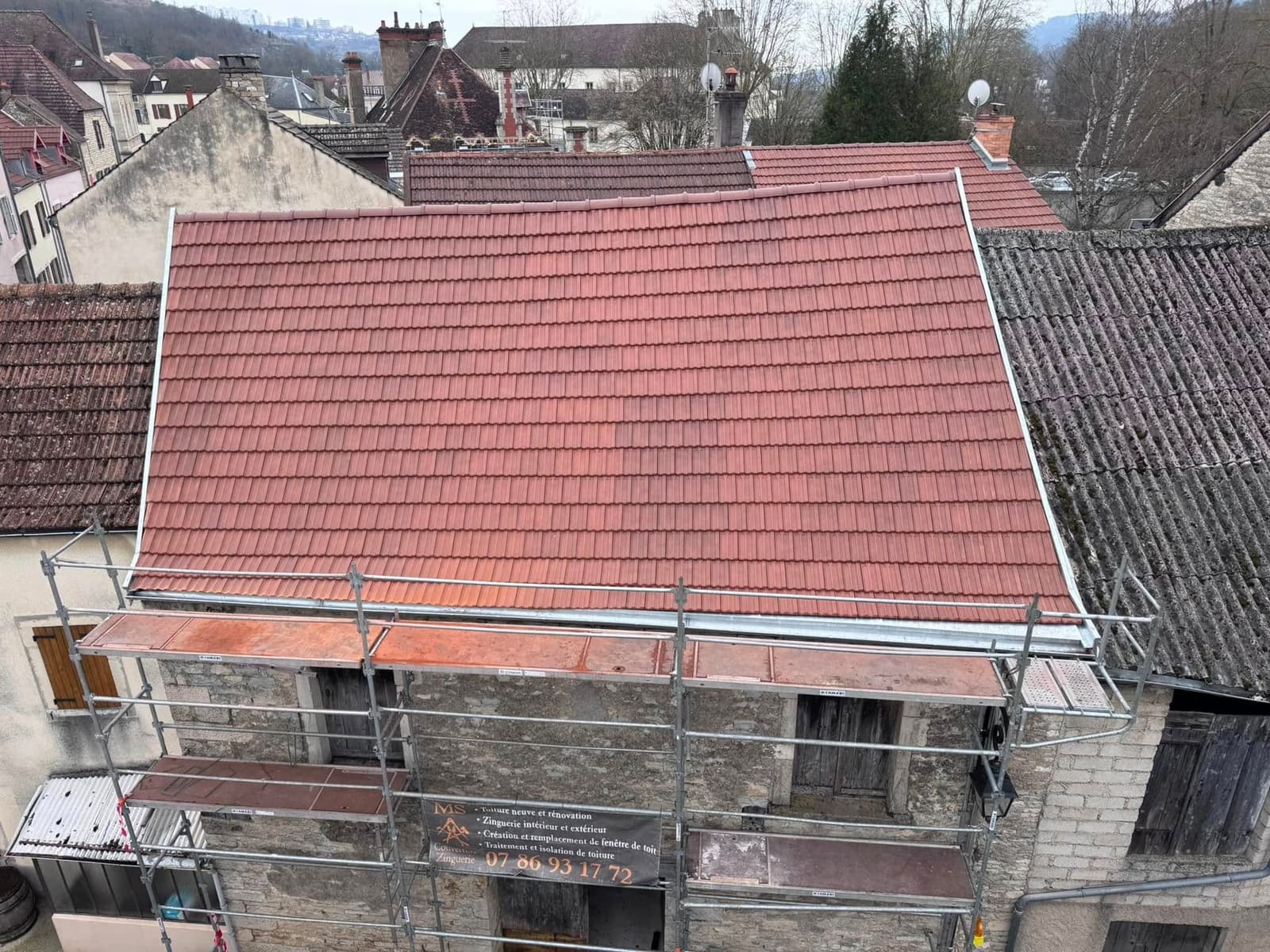 Rénovation de toiture en tuile Côte de Nuits à Plombières-lès-Dijon
